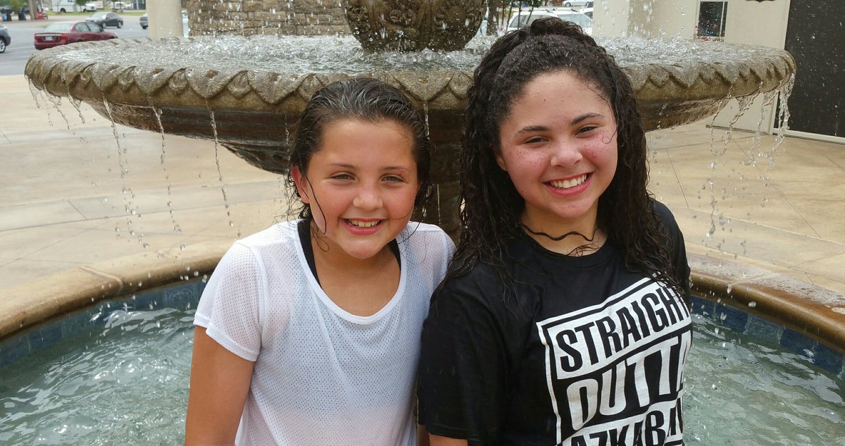 JesamineKatzman's tweet photo. Cooling off after filming a promo for @thedancepointe yesterday! It was a blast but our @tulsaOkRR weather was hot! #Oklahoma #Dance #Tulsa https://t.co/6sGAUHectv