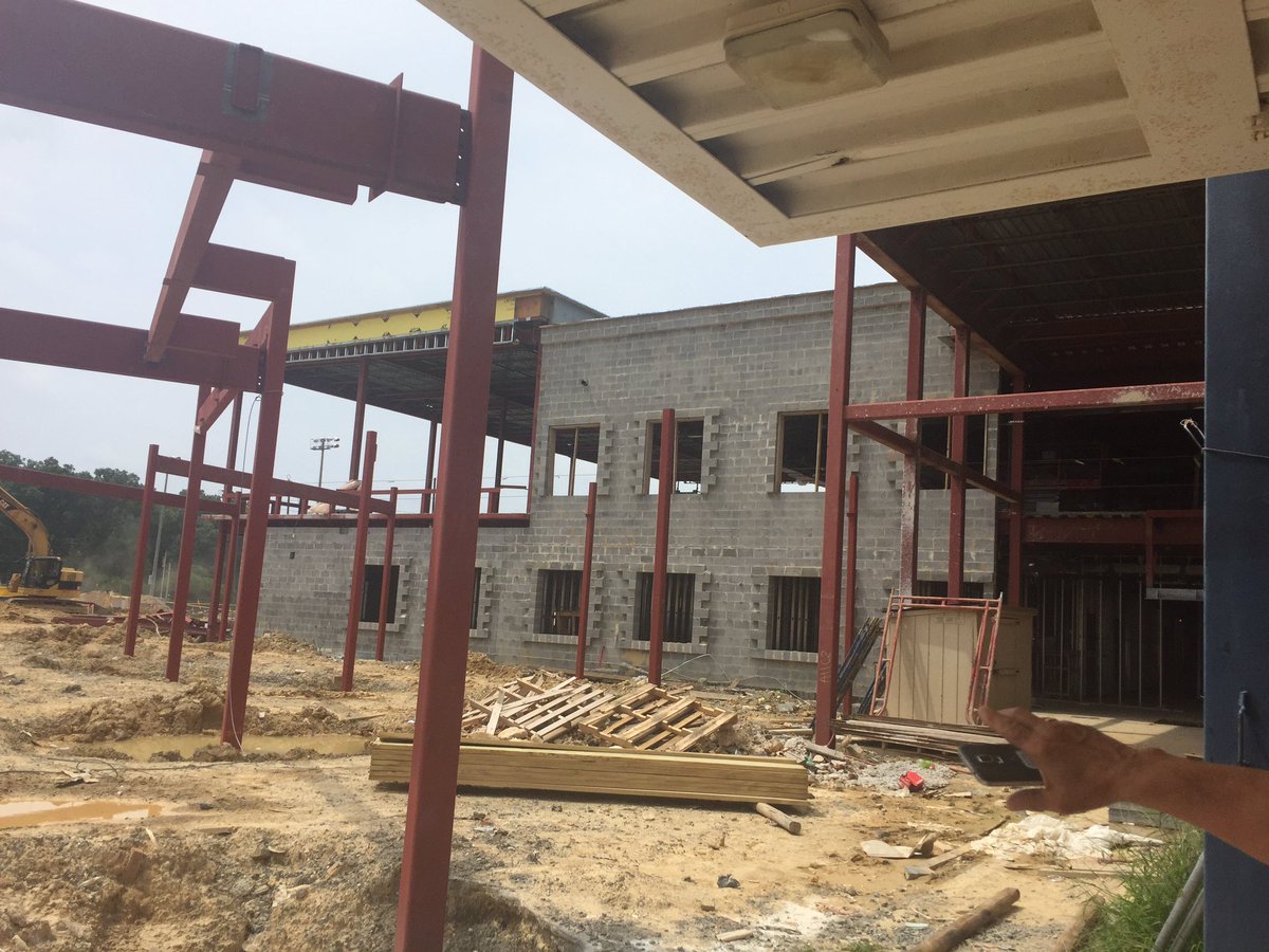 Region4FCPS's tweet photo. WSHS reno is on schedule! #beautifulbuilding #awesomelearningenvironment https://t.co/VEFL43fhr4