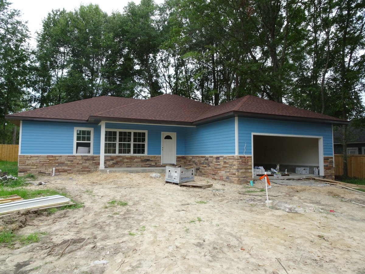 BaileyEstatesFL's tweet photo. Construction is moving right along for this beautiful Bella. Check https://t.co/Zxup1agnAu for updates or stop by and see us. #BuyBailey https://t.co/XDdlLV8I76