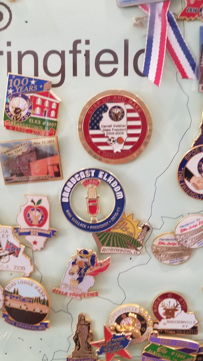 jtberg78's tweet photo. Found Former State President Elk pin in Gatlinburg Elks https://t.co/qp4Yr2ie8Z