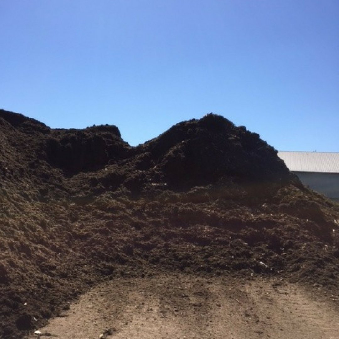 TrueWestCompost's tweet image. Throwback to our first blog post, where we give you the dirt on #composting! buff.ly/2uRGj57