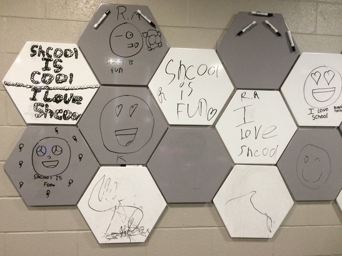 CastleberryISD's tweet photo. Elementary students enjoyed drawing while their parents completed online enrollment at the tech building. #castleberryisd #cisdtechnology https://t.co/5cwWQKKjkK