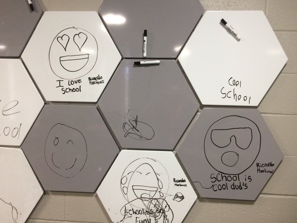 CastleberryISD's tweet photo. Elementary students enjoyed drawing while their parents completed online enrollment at the tech building. #castleberryisd #cisdtechnology https://t.co/5cwWQKKjkK
