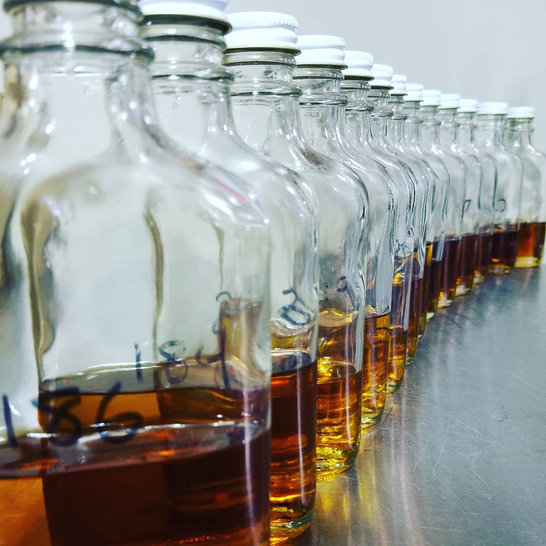 BlackButton149's tweet photo. Batch 11 is ready! 
#bourbon #graintoglass #craftdistillery #livelargeinsmallbatches #blackbuttondistilling #rochesterny #drinklocal https://t.co/mOno4FEY0a