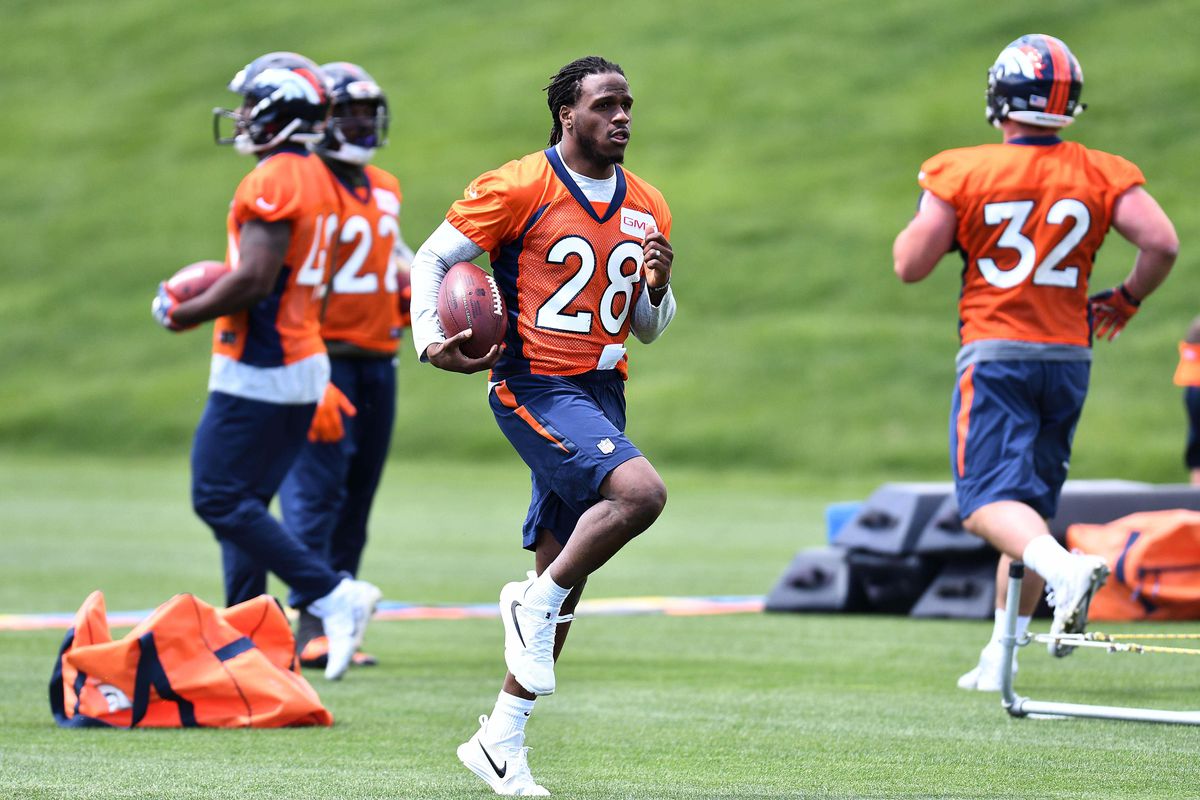 GoFootballFever's tweet image. Devontae Booker out 6-8 weeks with a wrist injury, could this be Jamaal Charles chance to prove his worth to the #Broncos #FantasyFootball