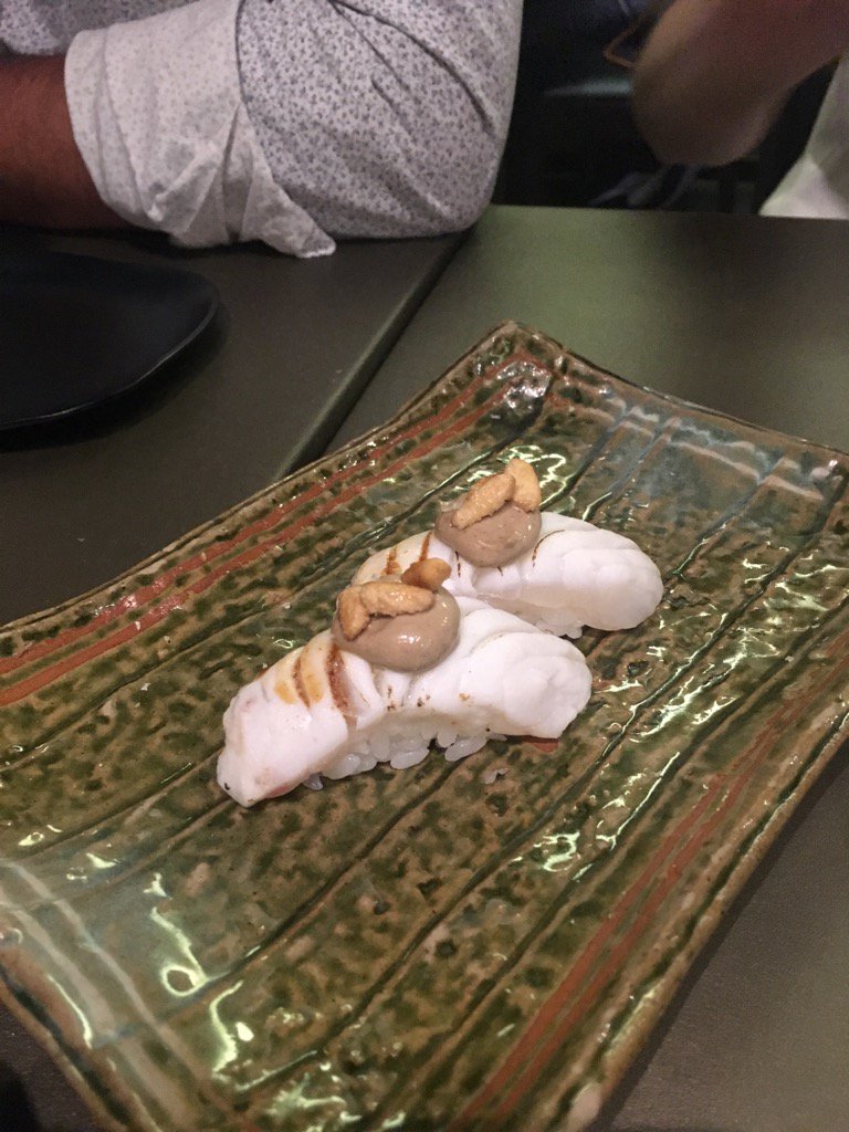 RicardoSanzChef's tweet photo. Mero con emulsión de setas y piñones https://t.co/W2L0i23hKO