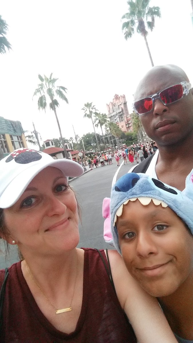 HappyHolloway09's tweet photo. Family is life. #JCHSFamilyFirst https://t.co/0amVTclrqw