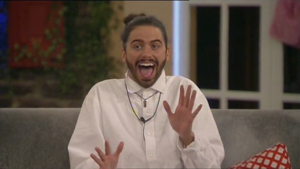 bbuk's tweet image. Retweet if Andrew is a snake 🐍
Like if Andrew isn't a snake 🚫🐍 
#BBUK #BBBOTS