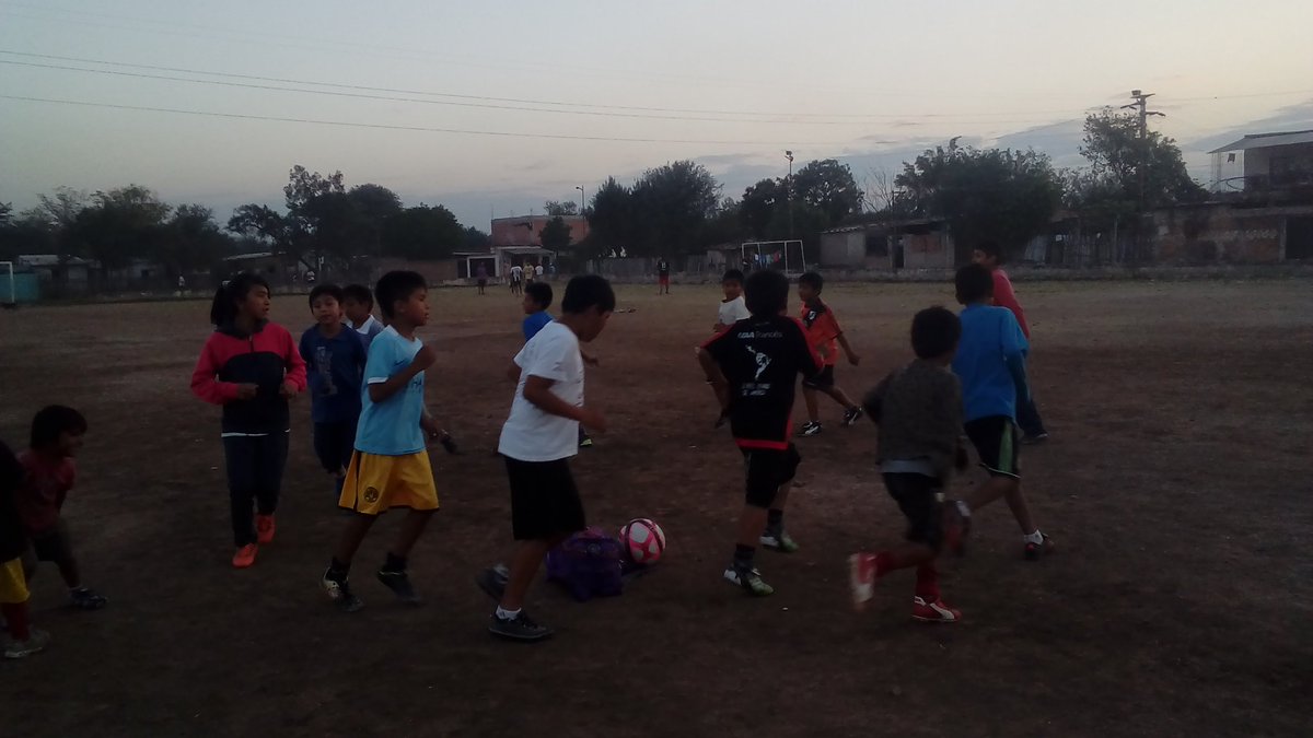VeronicaRamon14's tweet photo. #playonEducativo.pichanal "comunidad de mision san francisco".desplazamientos libres y dirigidos. https://t.co/xWEY3X3Rqe
