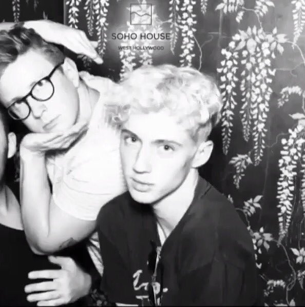 loveIydoubt's tweet photo. just two blonde boys hanging out making my 2013 troyler heart happy for the first time in years https://t.co/J5tAIvqjaI