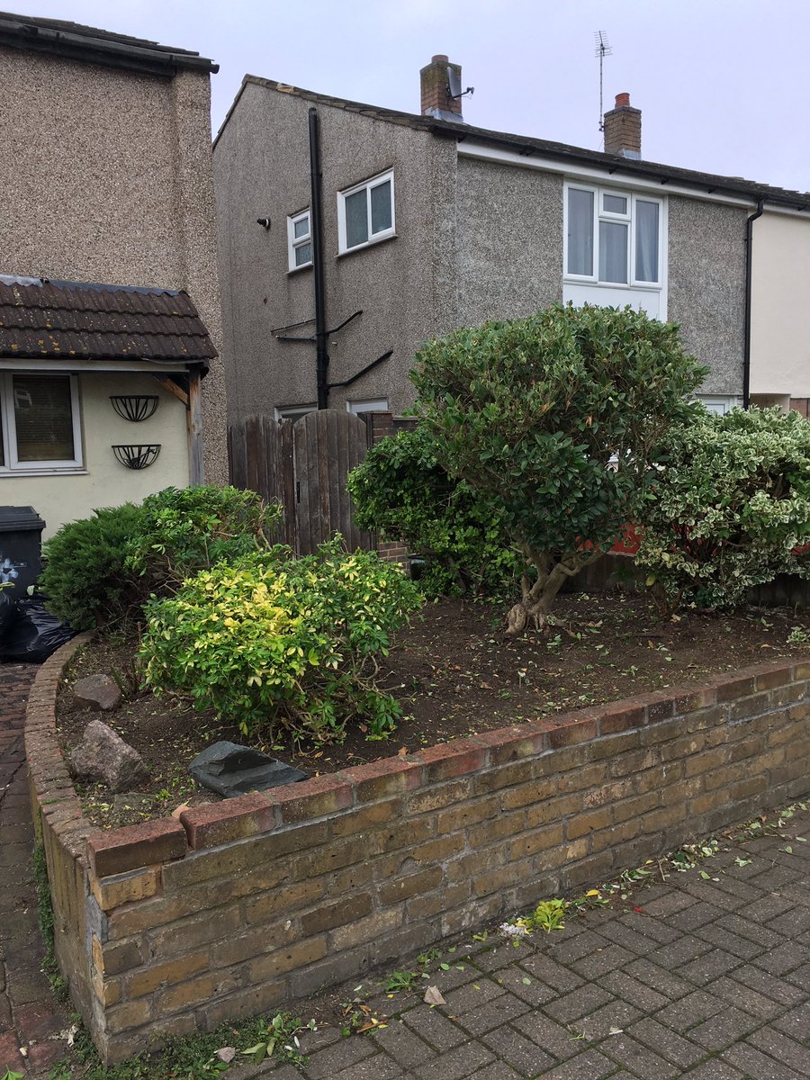 Before and after garden makeover finished today. Love these jobs 🍀🍀🌲#gardening #gardenmakeover #localgardener