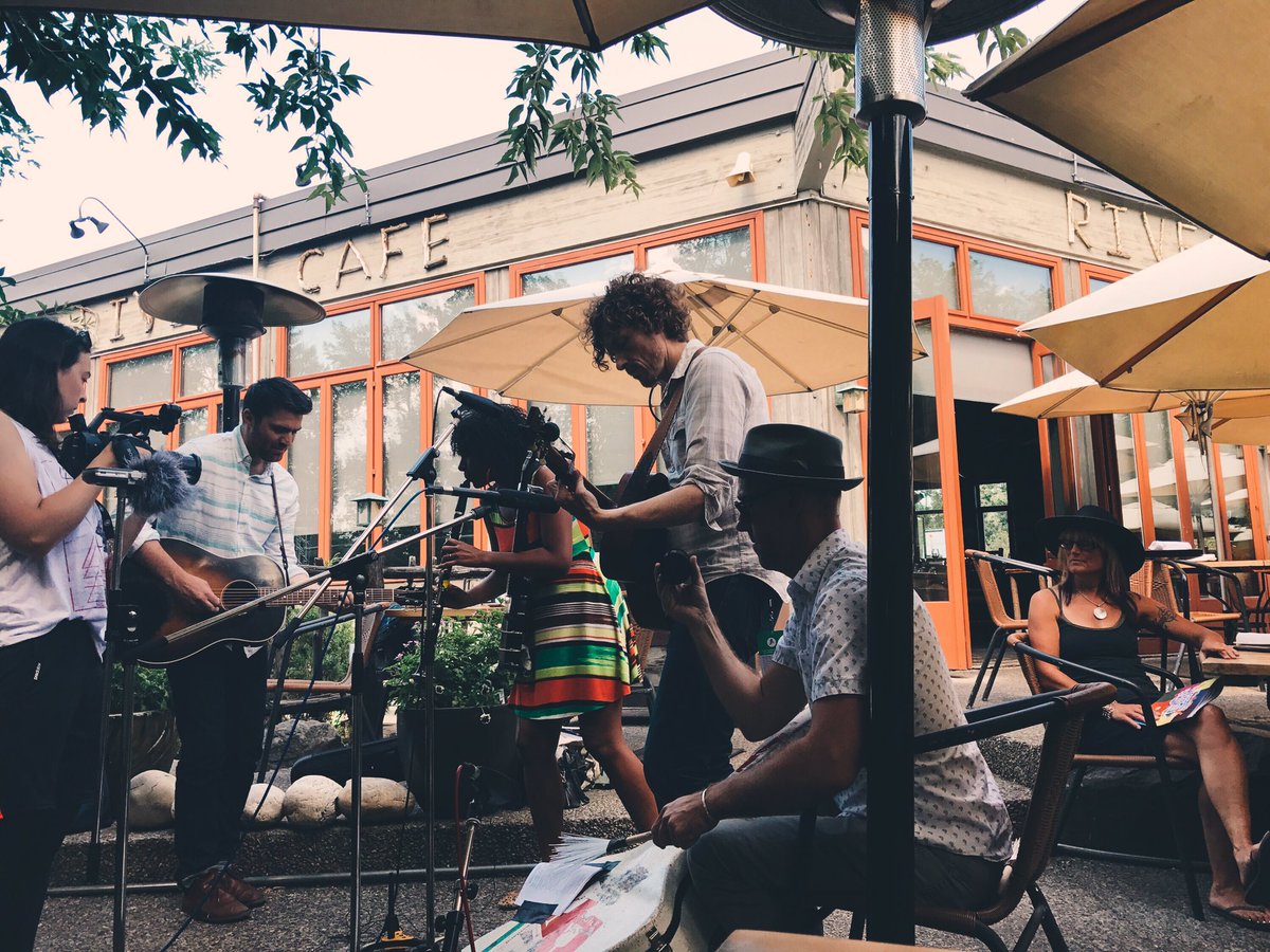 RiverCafeYYC's tweet photo. #FOLKINTHEFIELD with @jtandalli , kicking @calgaryfolkfest off on a high note. #pardonthepun
#justaFOLKFESTinthepark https://t.co/zCojZ77erU
