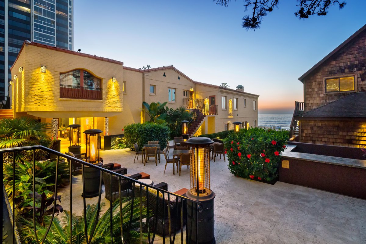 PantaiInn's tweet photo. The perfect spot #goldenhour #pantaiinn #lajolla https://t.co/hIy39JBPg6