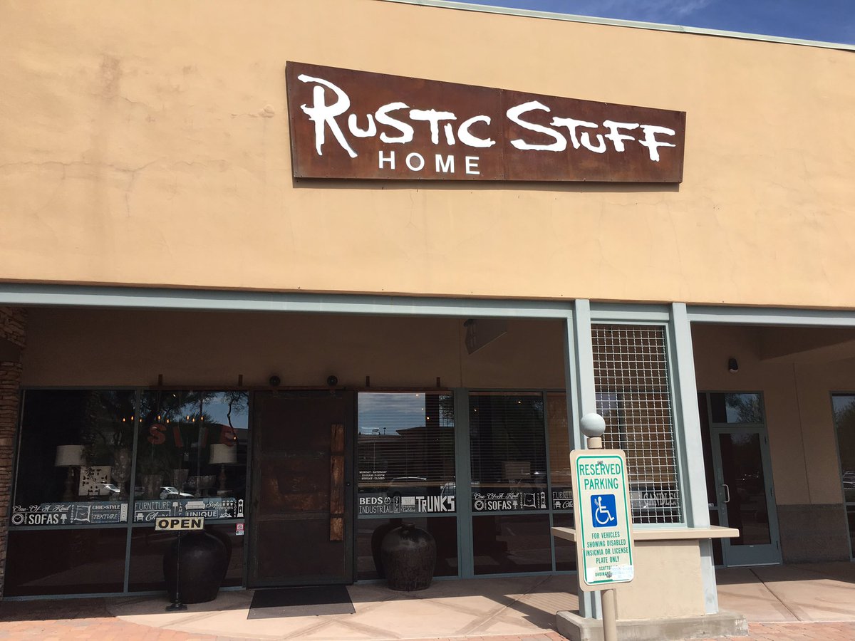 Courtgtv's tweet image. Truck w/ xmas merchandise worth thousands of $, stolen from @RusticStuffHome Tues night. Wed morning truck found, but empty. Full story @ 6!