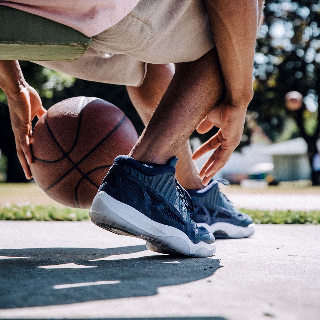 jordan 11 low ie obsidian