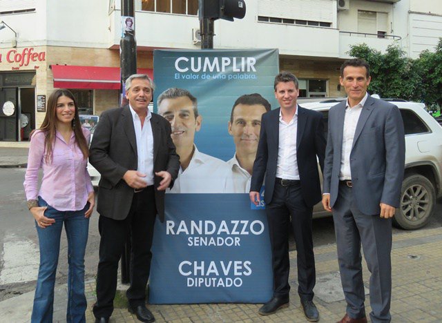 laplataya's tweet photo. @alferdez visitó #LaPlata y critico a @mauricioMacri y a @cfkargentina por igual https://t.co/aADqUg9j6r https://t.co/wJdwLuW3OZ