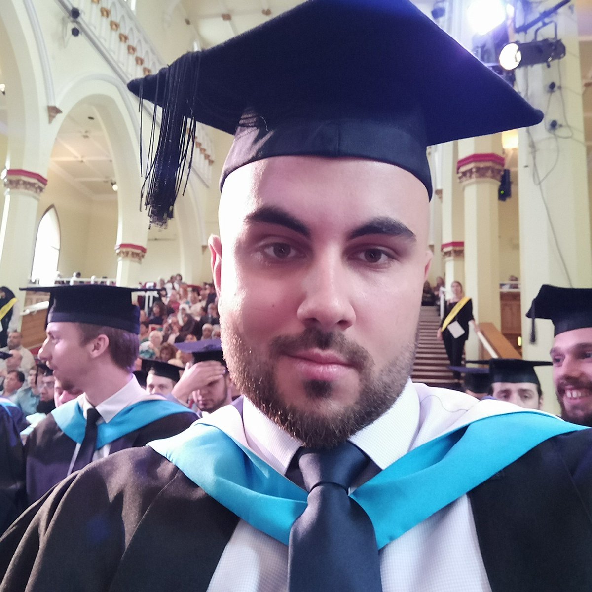 david_pongo's tweet photo. #graduation2017 https://t.co/NlAXzA4MAe