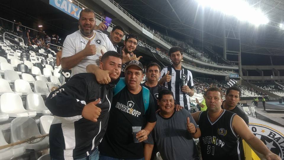 botachopp40spa's tweet photo. 40 Barril sempre presente !!! fogooooooooooooooooo ⚪️⚫️
#SOMOSBOTAFOGO #SOMOSBOTACHOPP https://t.co/q7wJDqUSt1