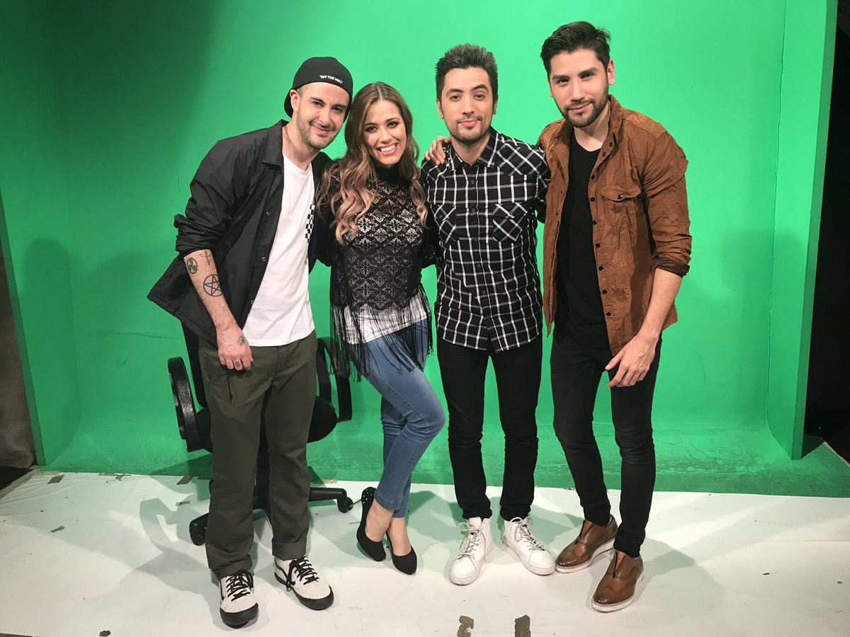 Yuliannap's tweet photo. Haremos un sketch en #TuNight @ElJuanjoHerrera @GaboRamos @cesarcantellano y yo... Va a estar muy bueno!! https://t.co/zdkW10c79g