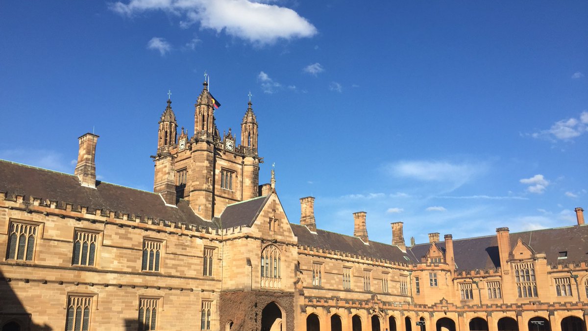Raecooper1's tweet photo. @Sydney_Uni still #rediculouslygoodlooking #winter #quad #Sydney https://t.co/jsX85z5BrH