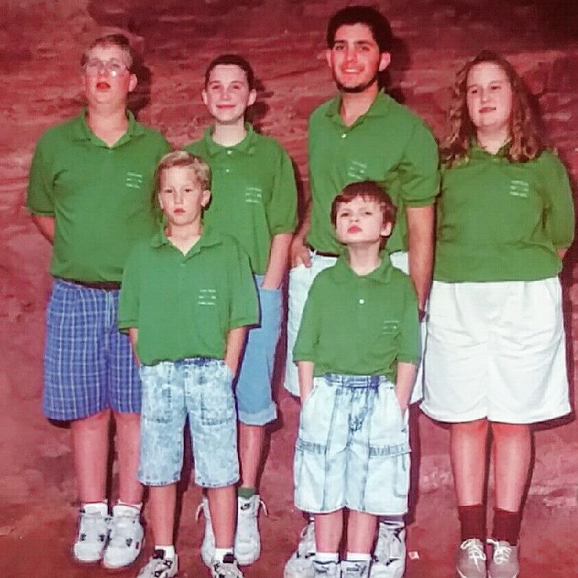 EntertainGeeks's tweet photo. Found at my grandmother's house.  From our 1991 family trip to Colorado.  Keith, Julie, me, Kerry, Ken and Alex.  … https://t.co/BGioazmy1F https://t.co/3ch8GrXHLr