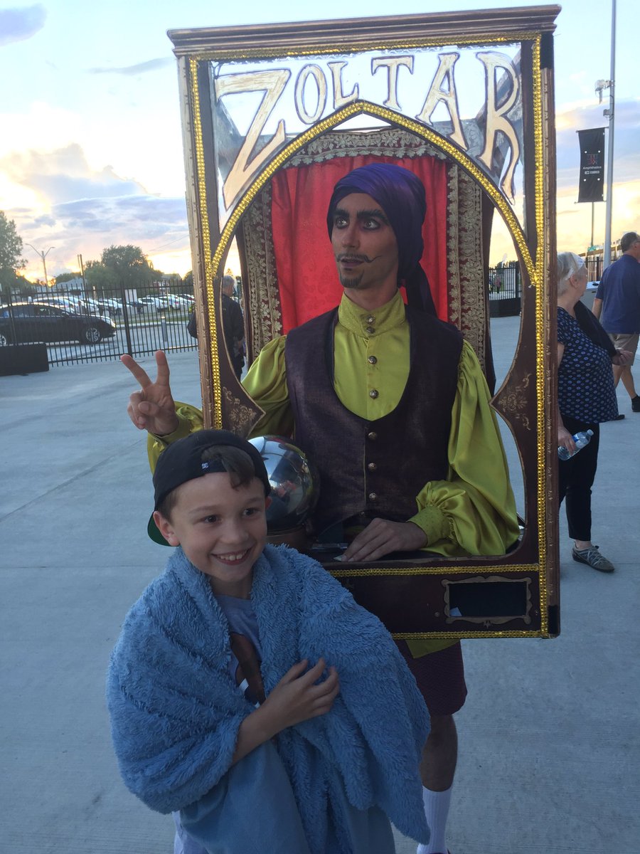 jflabbe's tweet photo. #stonecirque #CirqueDuSoleil #plamondon https://t.co/ZSQPH045b5