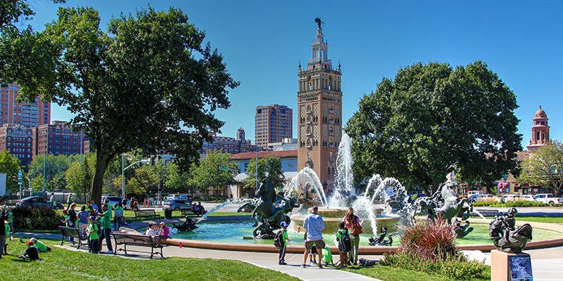 VisitKC's tweet photo. Plan a kid-friendly #KC day with this handy itinerary: https://t.co/G246vaTYyn https://t.co/y9ZnngoKVR