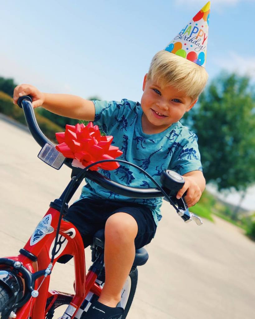MissyLanning's tweet photo. #HappyBirthdayOllie https://t.co/lGyKCr3YsH https://t.co/QeIFIMRg8y