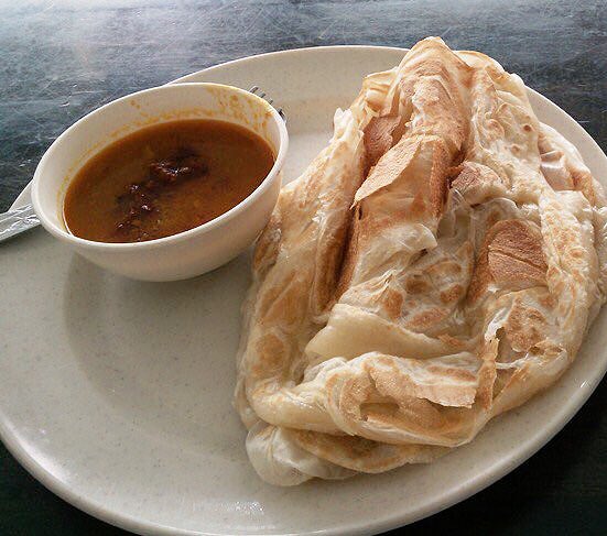 FoodPornMlaysia's tweet photo. Nasi lemak, roti bakar telor goyang, lontong sambal kerang &amp; roti canai for breakfast! 😋😍💕 https://t.co/sjhR3BzXpH
