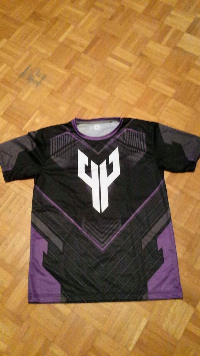 JPopayye's tweet image. Just got my jersey from @RevizeCo , pretty happy with it . Thanks!