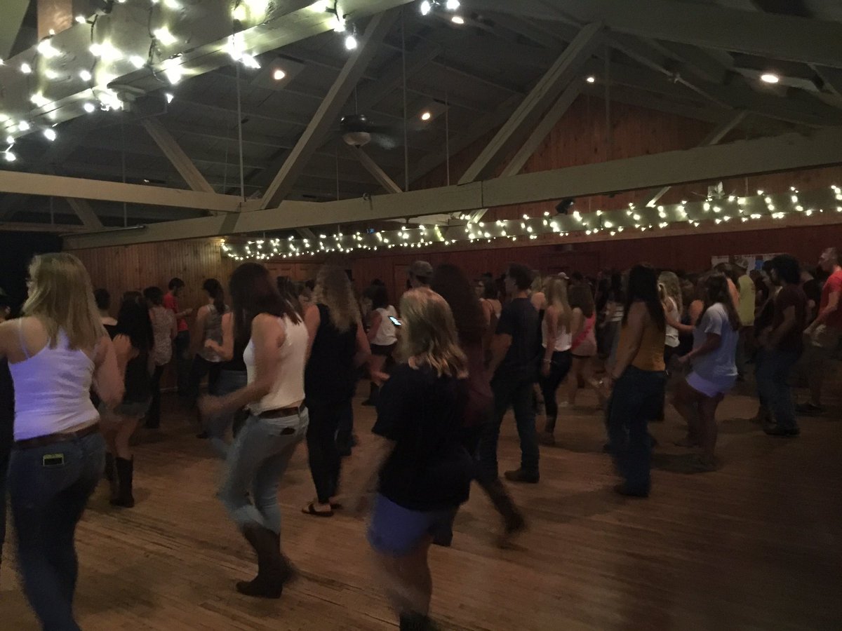 DontWaitToLive_'s tweet photo. @CJHummels happy Thursday ๐๐#hummelslinedancing https://t.co/hcvncvjL90