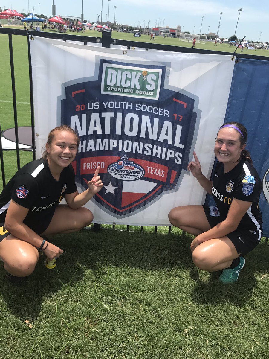 delanieschae_'s tweet image. Most amazing experience at Nationals 💛⚽️ #LGOD