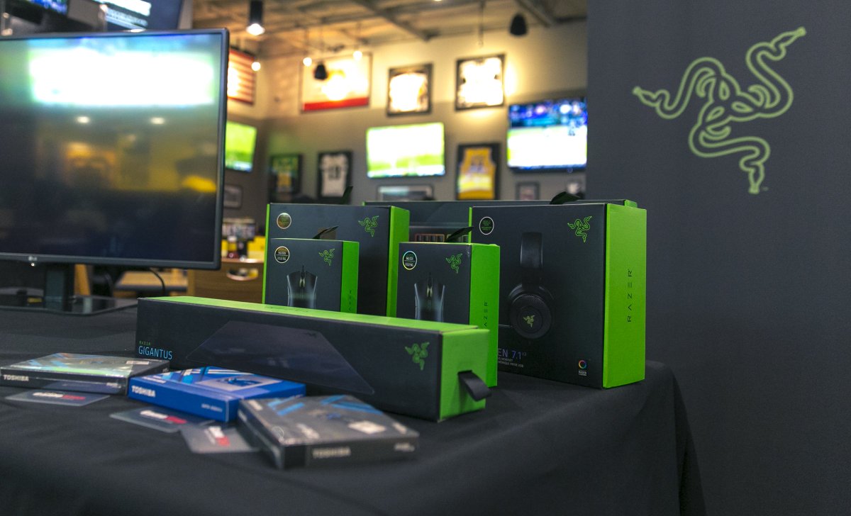 Razer's tweet photo. Our #RazerAFK last night at @BWWings was a great time. Where do you think we should host the next one? https://t.co/GoJUxvWovb