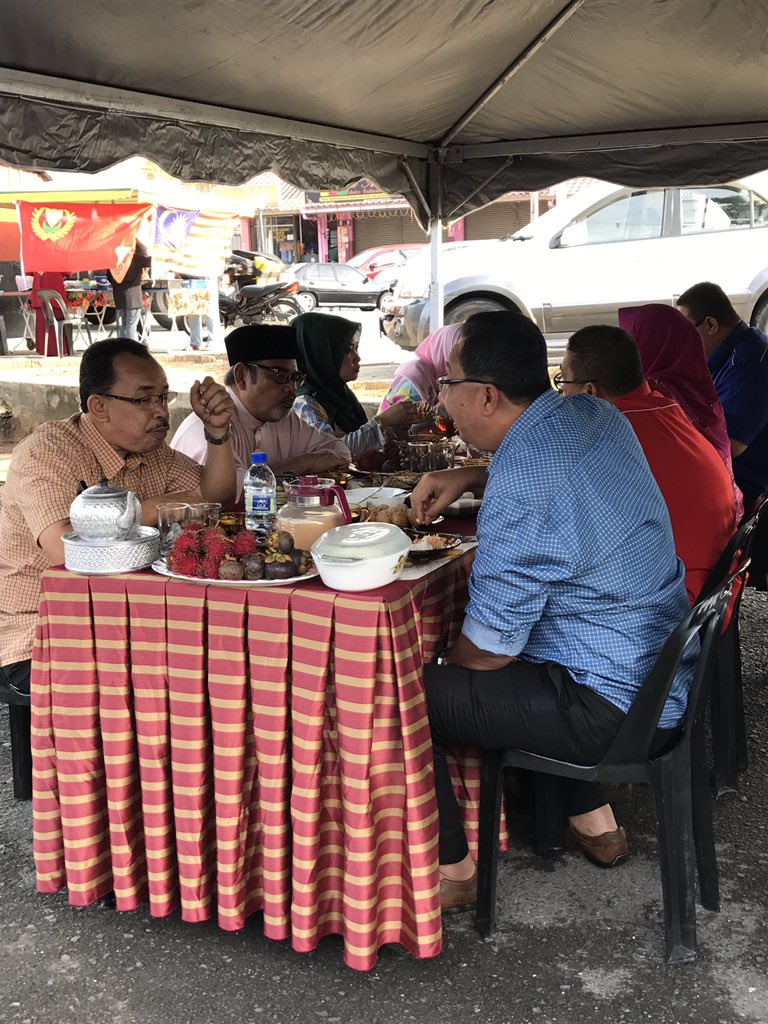 KKushafie's tweet photo. Sarapan Pagi Timbalan Menteri Pertanian di Perkarangan PPK H2 Mada Kepala Batas @mada_malaysia #madamabeles https://t.co/sQdCtFiZUG