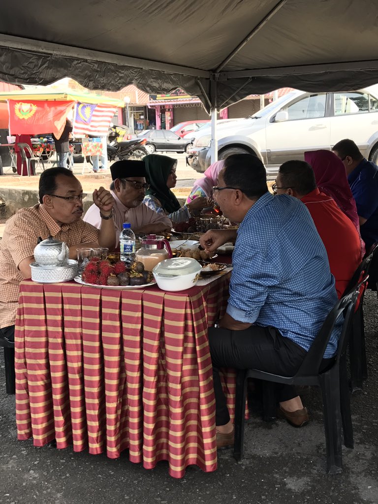 KKushafie's tweet photo. Sarapan Pagi Timbalan Menteri Pertanian di Perkarangan PPK H2 Mada Kepala Batas @mada_malaysia #madamabeles https://t.co/sQdCtFiZUG