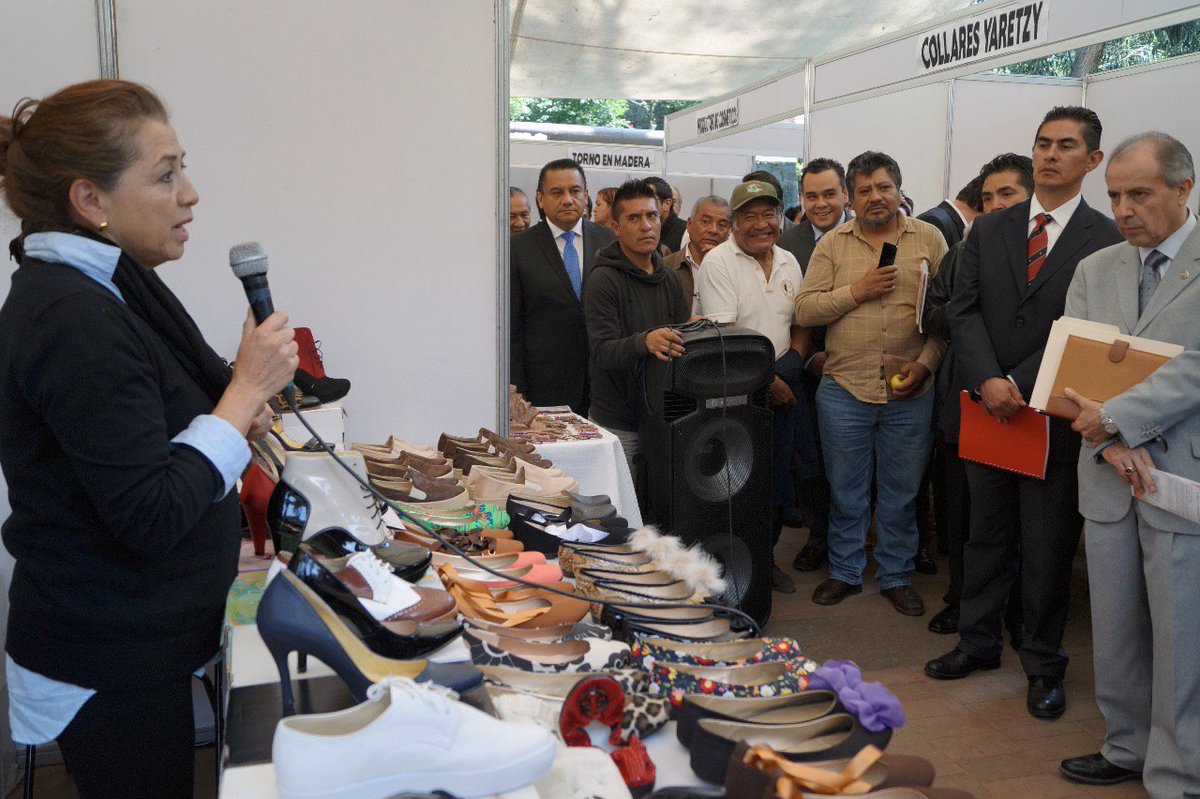 ContXDelante's tweet photo. Desde una deliciosa trucha hasta calzado de piel encontramos en el Foro de Fomento Económico... ¡productos 100% Contrerenses! @Fer_MercadoG https://t.co/Pejt86vFbB
