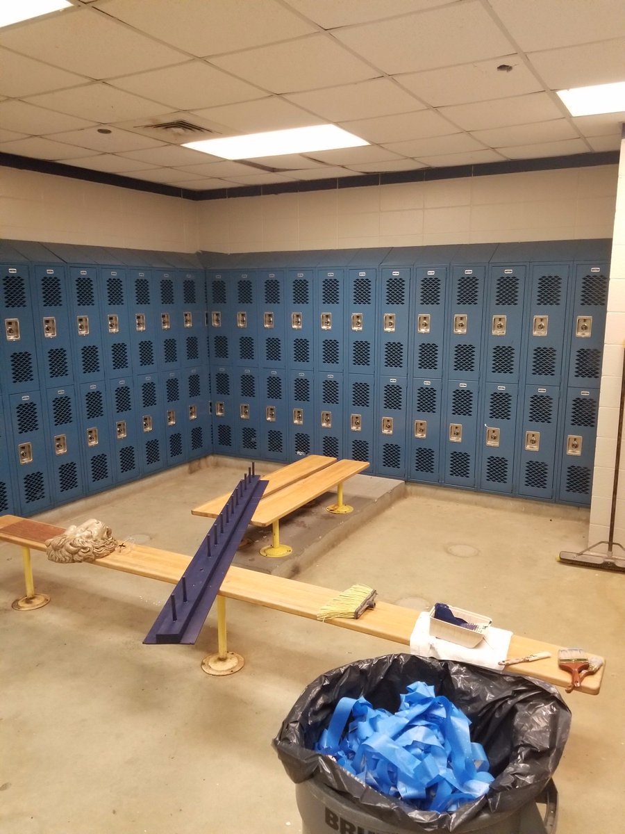FoleyHSMBB's tweet photo. Locker Room Makeover ... Phase 1 coming to an end. Finish painting tomorrow. Phase 2 in 2 weeks. #Thankscoachmoore4tile #FoleyPride https://t.co/geivnlHnhS