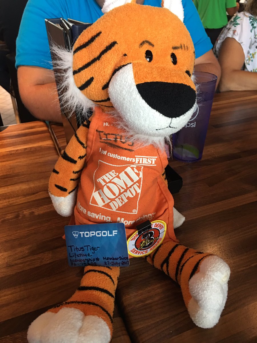 ashlayton2332's tweet photo. #SouthAtlanticASMAdvance   Titus's night out !! Tiger has some golf skills!! https://t.co/ZCSSQNpW0V