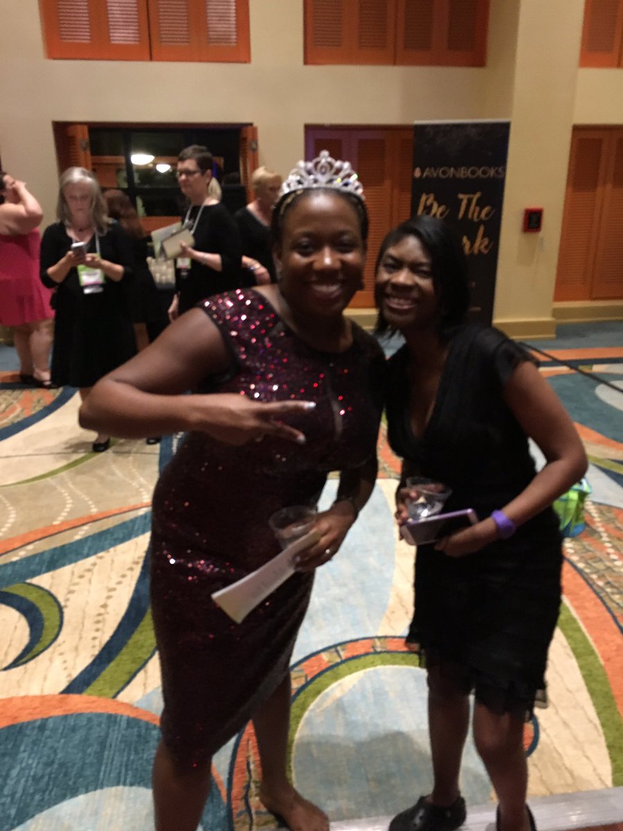 flowers_chloe's tweet photo. #rwa17 #ritaParty https://t.co/CNbYeKzPuh