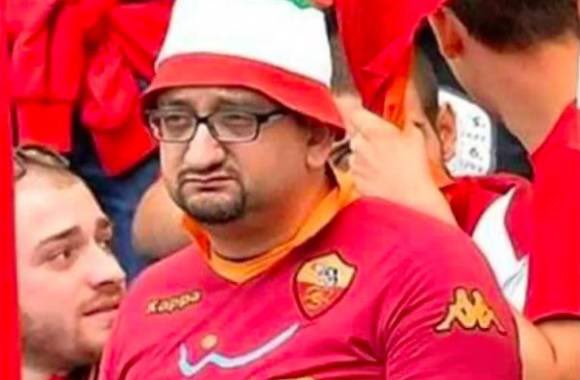 mikovick's tweet photo. @Cyrilhanouna  #baba il kiffe la Roma ? https://t.co/7NoEl7Ezxw