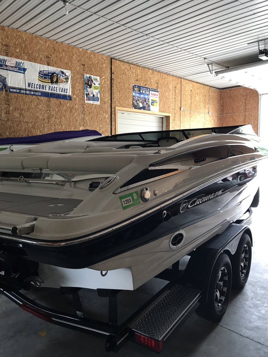 joeljohnson24's tweet photo. For sale: 2015 Crownline 235ss, lpx package, exhaust, 502 ho 430 hp, has 30 hours, bought new, absolute perfect, message for details https://t.co/lWNOd7QU8k