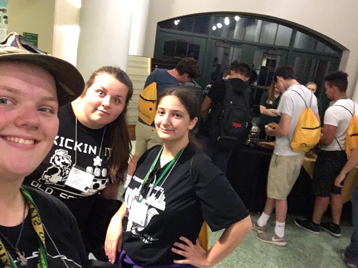 sleepy_nukkua's tweet photo. Great first day at Oswego orientation! #thehunt #ozorient #whiteteam https://t.co/B4KfdYX5Ud