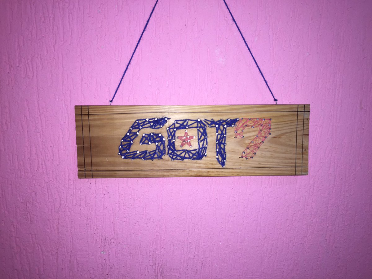 ahgaseventeam's tweet photo. ✨FANMADE ✨
@jogosiGOT7 
Quadro *logo do GOT7 de um jeito que você nunca viu* 😜
By @Milychristinee https://t.co/da7chqdgG2