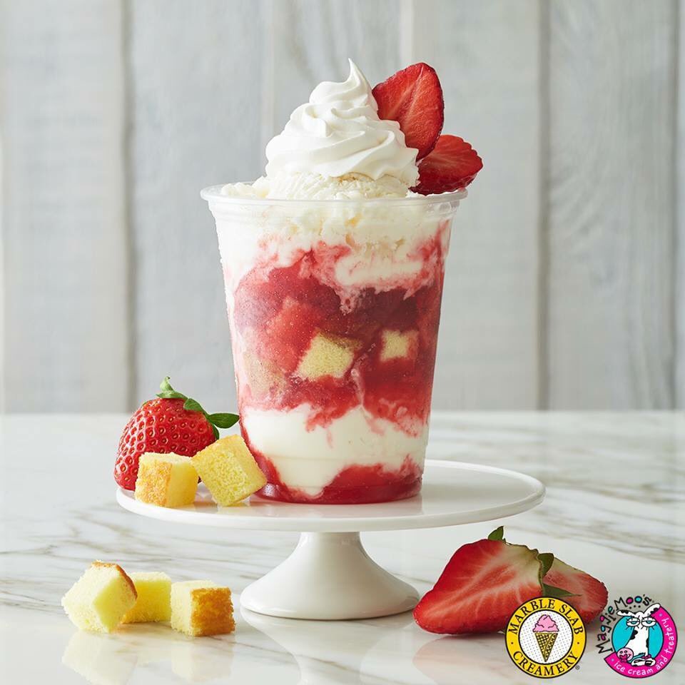 Marbleslabba's tweet photo. #strawberryshortcakes    Any takers?
#itissogood #withwhippedcream https://t.co/RMmD6YEG27