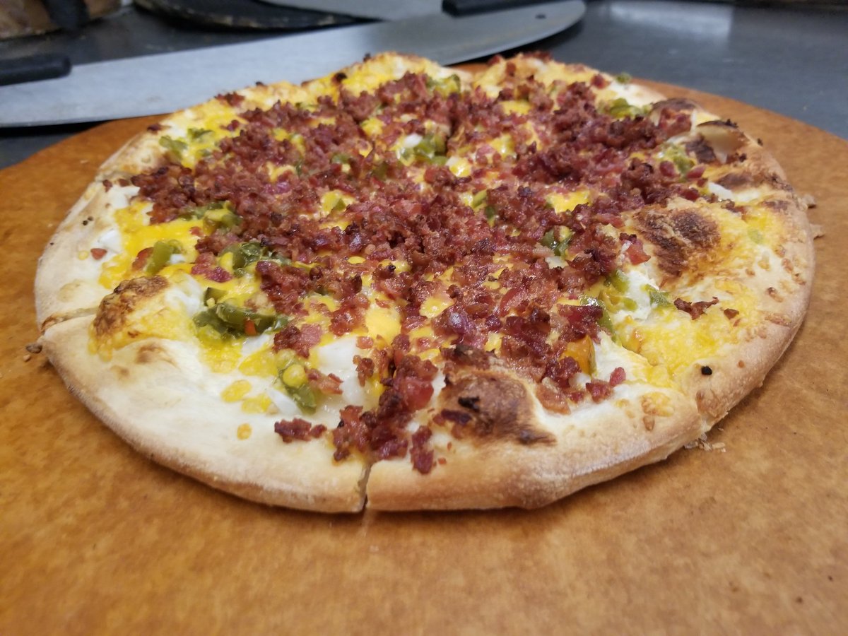 pizzatransit's tweet image. Just 4 days left to enjoy our Pizza of the Month- Jalapeno Popper Pizza!!   #pizzaofthemonth #Spicy #eatlocal