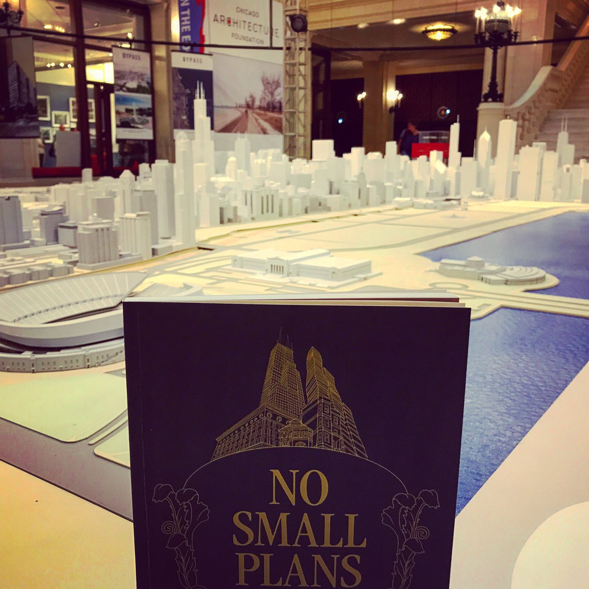 mattleung's tweet photo. Congrats @chiarchitecture for launching Chicago graphic novel #NoSmallPlan and thank you for allowing me to be part of it https://t.co/YiyjWJiqzk