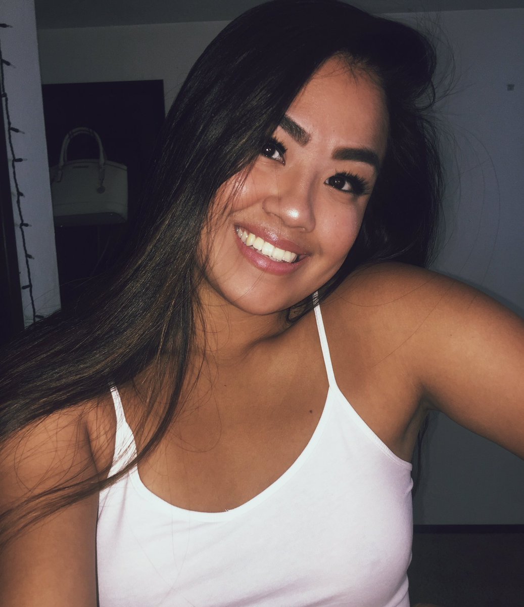 celestebeiing's tweet photo. its dem rose tinted cheeks yeah its them dirt colored eyes https://t.co/5LSPAlPxyi