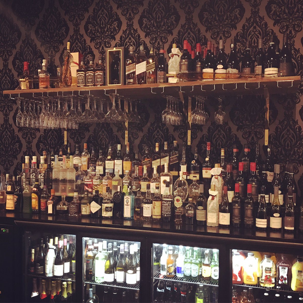 Friday drinks at their finest at The Happening Bar &amp; Restaurant 🍸