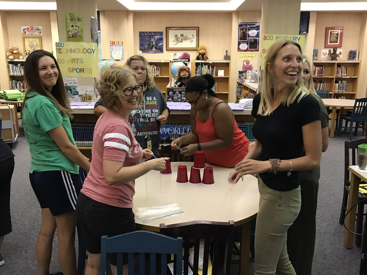 LowellElementa1's tweet photo. Started our morning meeting with teamwork! #warrenlearns #180msdwarren https://t.co/mcqvkZ0uwp