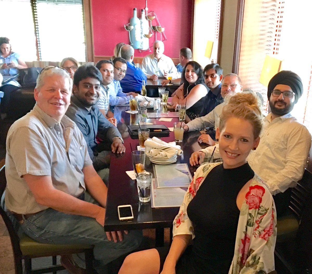 MANIFEST_Tech's tweet image. Happy Thursday from the MANIFEST crew! #consultant #happyhour #workhardplayhard #MANIFEST #team